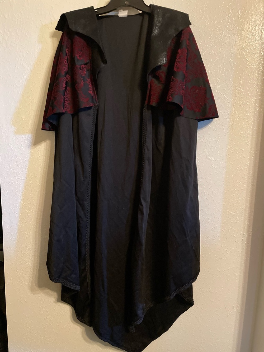Men’s Victorian Vampire Costume Cape